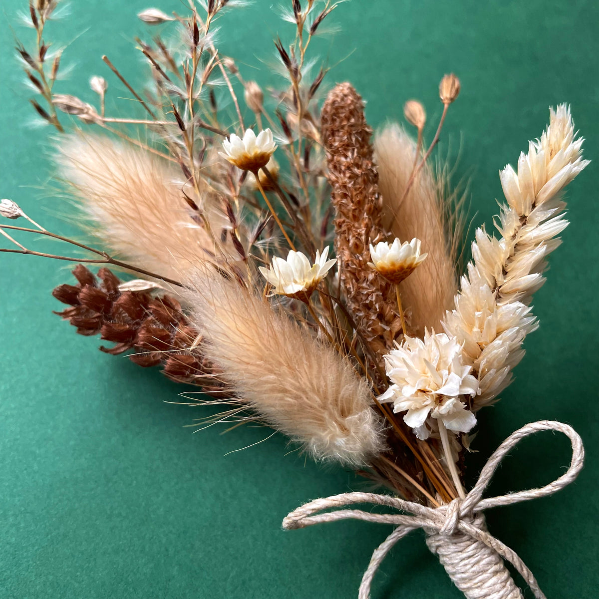 natural buttonhole for boho wedding