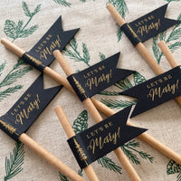 decorative drink straws with christmas tree design in black and gold
