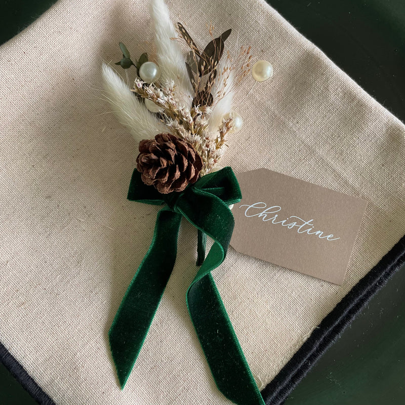 dried flower mini bouquet for christmas table setting green white and brown