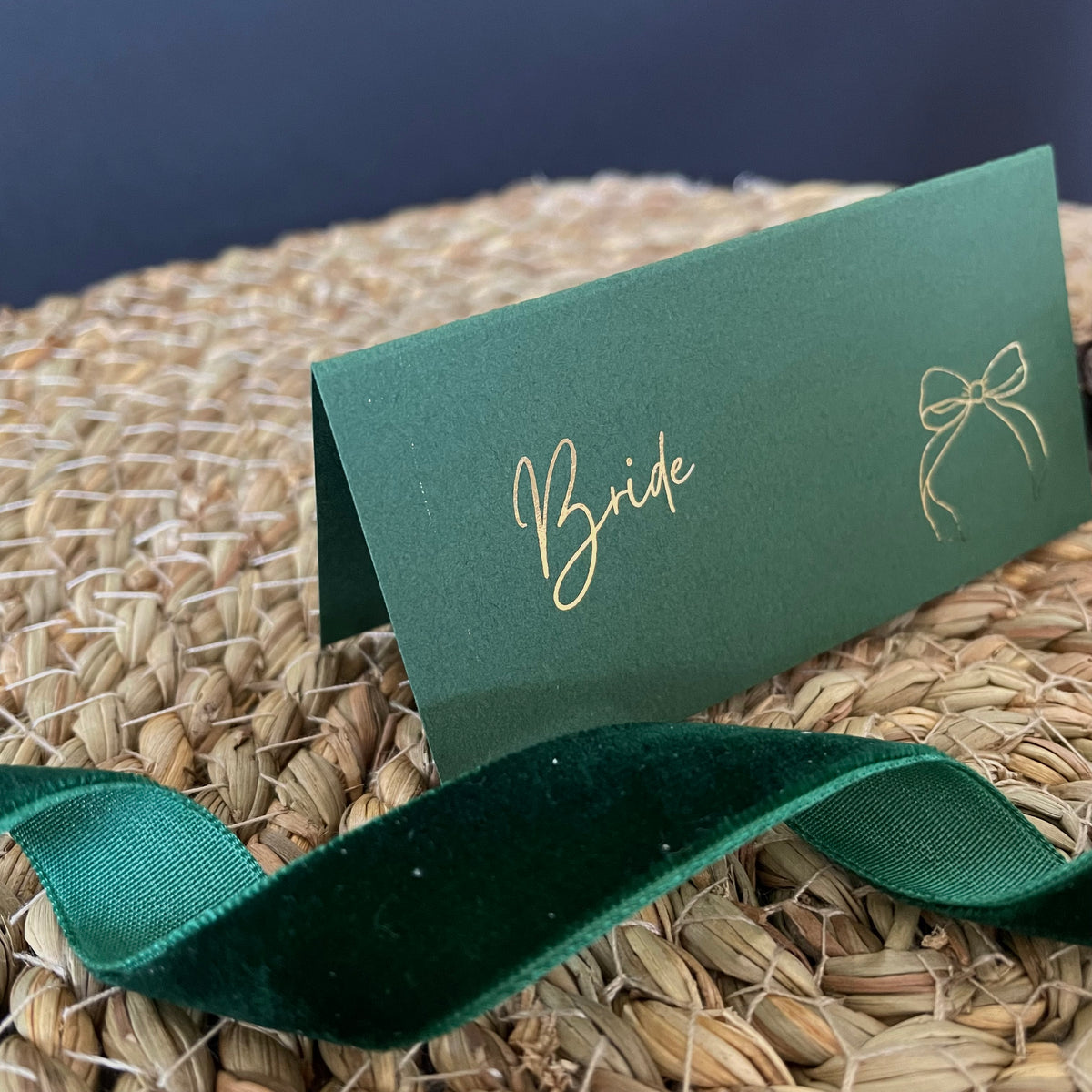 name table settings for christmas tablescapes