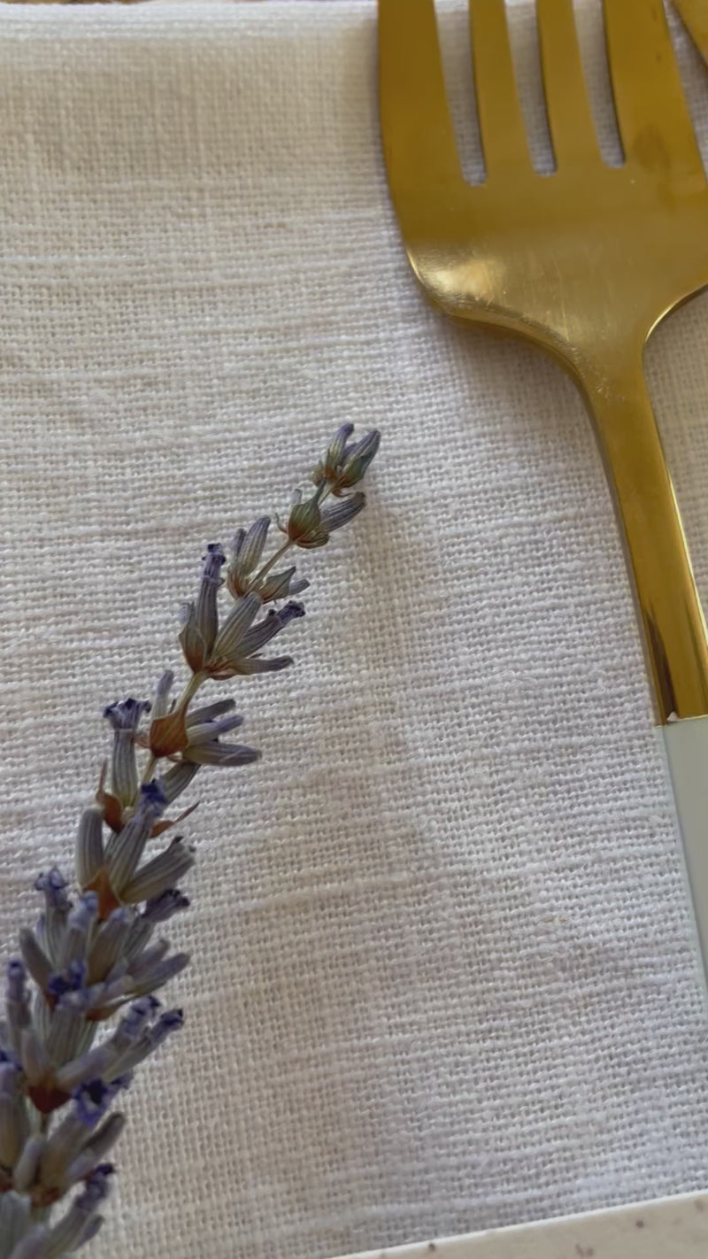 dried lavender flower name tags for wedding table setting for country rustic wedding style