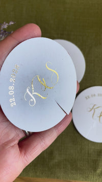 round foiled tags for drink ware for parties and weddings
